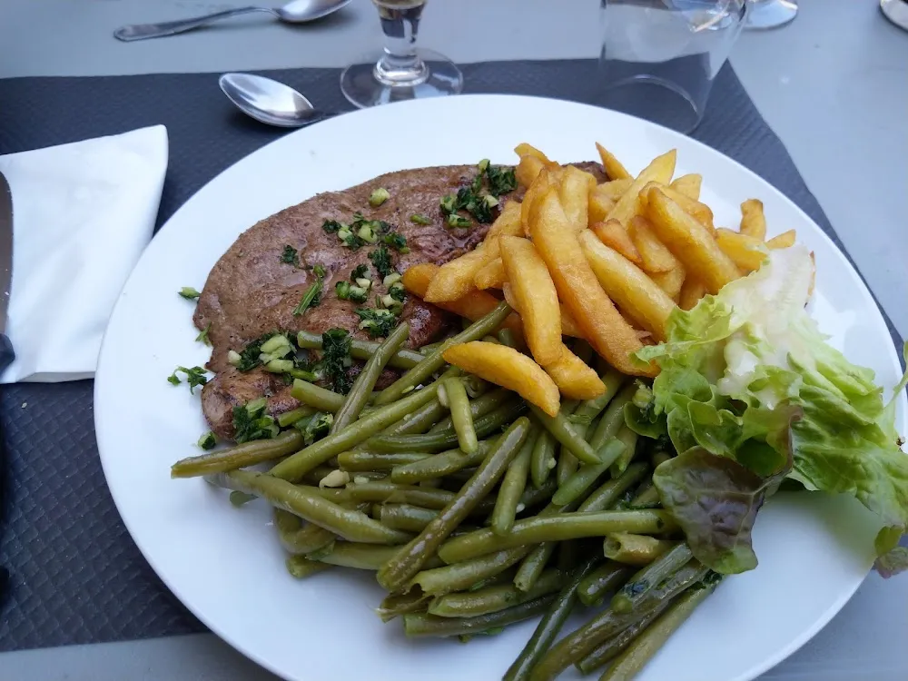 Foie de Veau Frites Haricots Verts